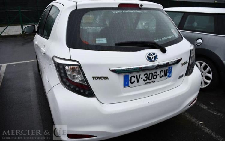 TOYOTA YARIS BLANC CV-306-CM