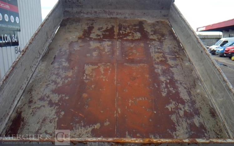 IVECO 35C13 BENNE SIMPLE CABINE COFFRE  CX-297-BR