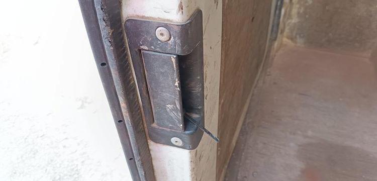 FORD TRANSIT 2006 TRACTION PHASE 2 280M 2.2 TDCi 16V DPF FOURGON MOYEN TOLE 100CV BLANC CX-800-AB