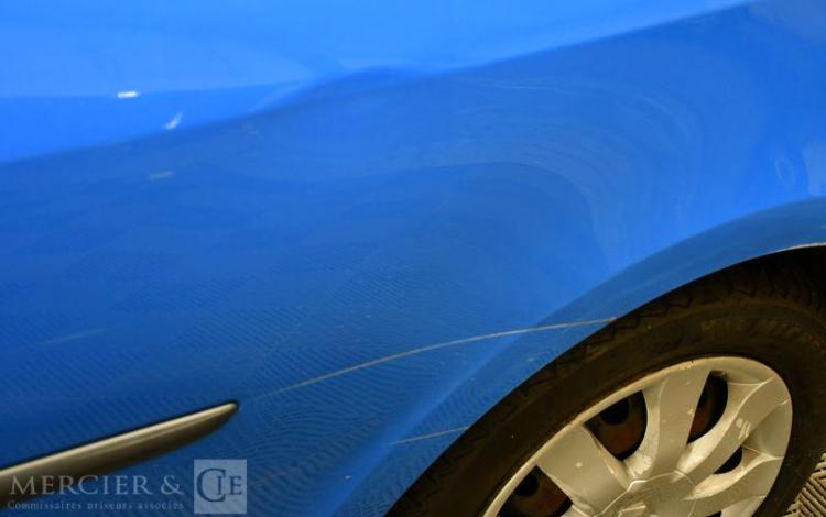 RENAULT CLIO III DCI BLEU CY-373-MQ