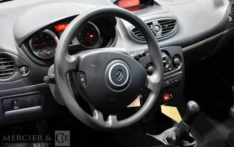 RENAULT CLIO III DCI BLEU CY-373-MQ