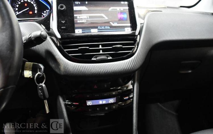 PEUGEOT 2008 GENERATION-I 1.2 PURETECH 80CH ALLURE GRIS DF-411-HP