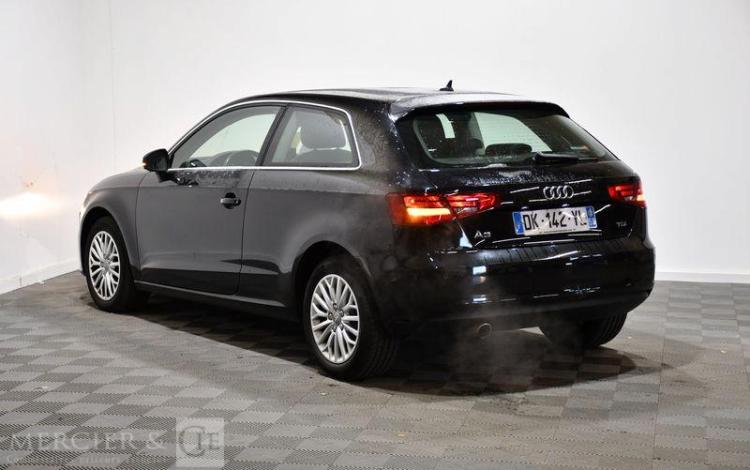 AUDI A3 1.6 TDI 110 AMBIENTE NOIR DK-142-YL