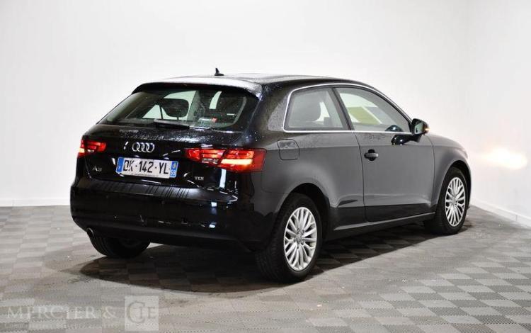 AUDI A3 1.6 TDI 110 AMBIENTE NOIR DK-142-YL