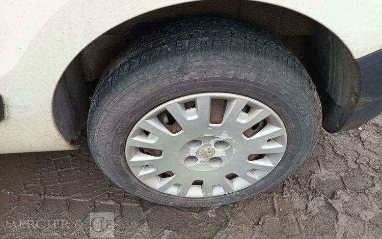 PEUGEOT BIPPER FOURGON  DM-184-ZW