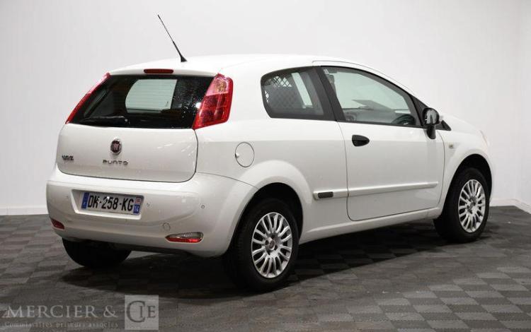 FIAT PUNTO BLANC DM-258-KG
