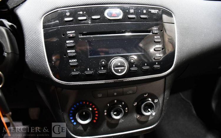 FIAT PUNTO BLANC DM-258-KG