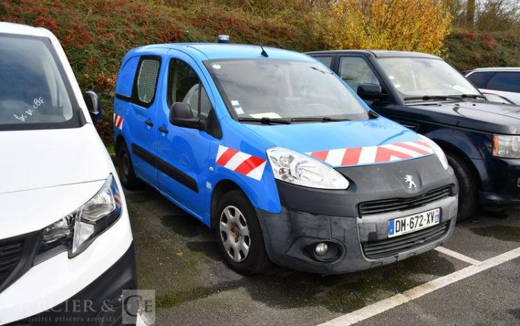 PEUGEOT PARTNER HDI BLEU DM-672-XV