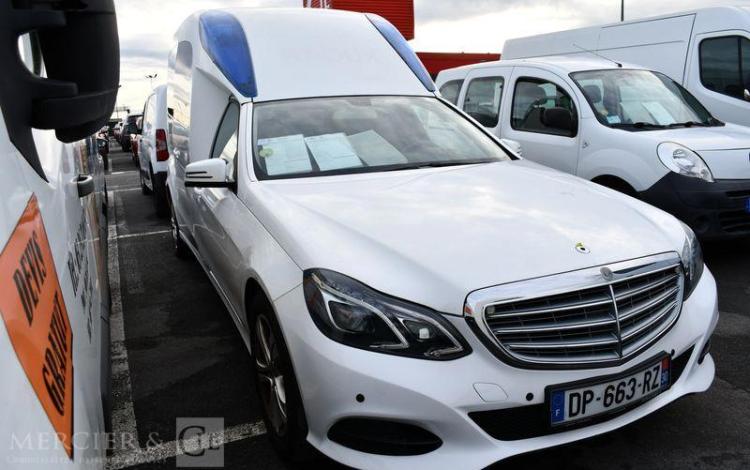 MERCEDES CLASSE E250 AMBULANCE BLANC DP-663-RZ