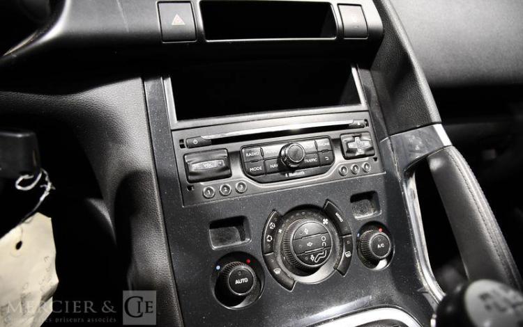 PEUGEOT 3008 1,2 PURETECH 130 STYLE START-STOP NOIR ED-704-ZT