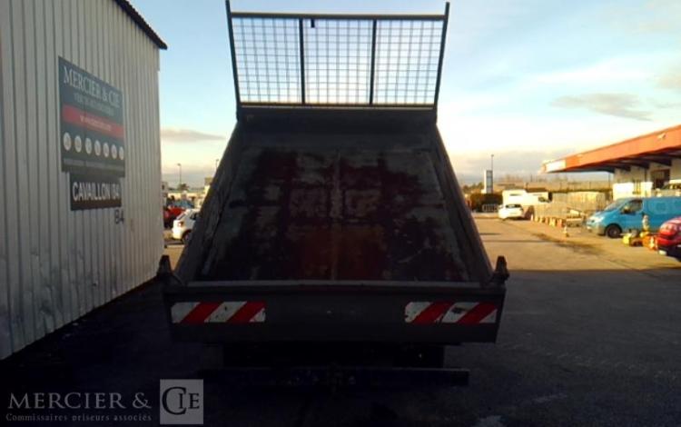 IVECO 35-130 BENNE SIMPLE CABINE COFFRE ROUGE EE-062-CH