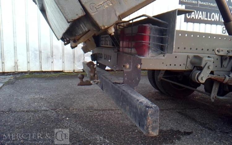 IVECO 35-130 BENNE SIMPLE CABINE COFFRE ROUGE EE-062-CH