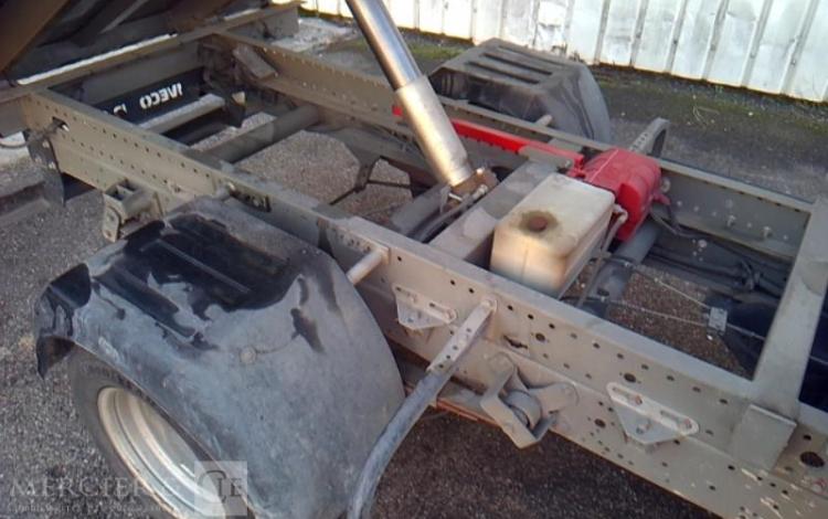 IVECO 35-130 BENNE SIMPLE CABINE COFFRE ROUGE EE-062-CH