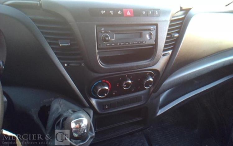 IVECO 35-130 BENNE SIMPLE CABINE COFFRE ROUGE EE-062-CH