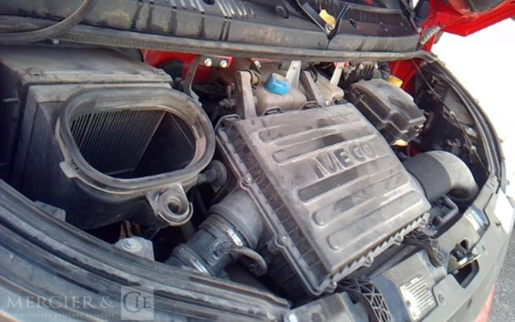IVECO 35-130 BENNE SIMPLE CABINE COFFRE ROUGE EE-062-CH