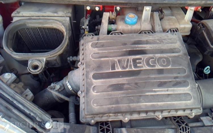 IVECO 35-130 BENNE SIMPLE CABINE COFFRE ROUGE EE-062-CH