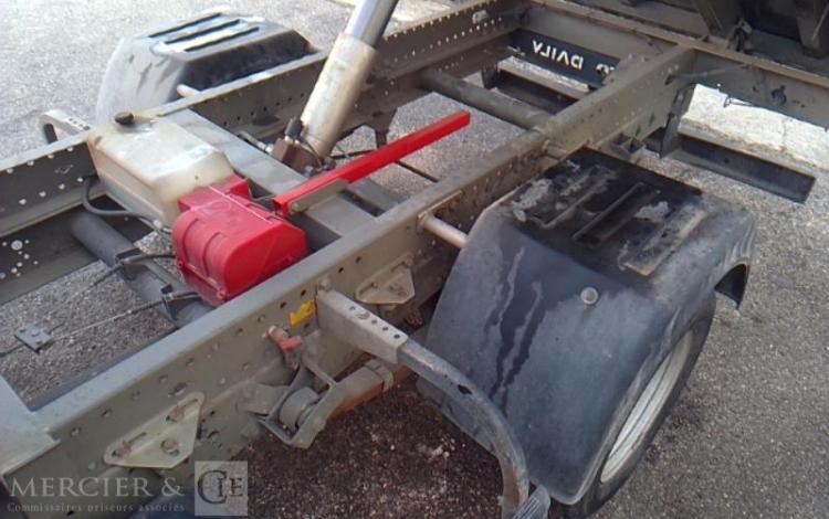 IVECO 35-130 BENNE SIMPLE CABINE COFFRE ROUGE EE-062-CH