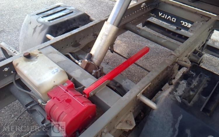 IVECO 35-130 BENNE SIMPLE CABINE COFFRE ROUGE EE-062-CH