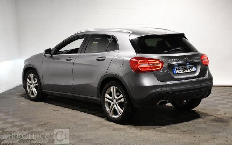 MERCEDES GLA 2.2 200 CDI 135 SENSATION 4MATIC 7G-DCT BVA GRIS EE-394-DD