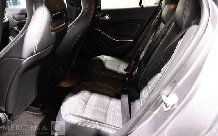 MERCEDES GLA 2.2 200 CDI 135 SENSATION 4MATIC 7G-DCT BVA GRIS EE-394-DD