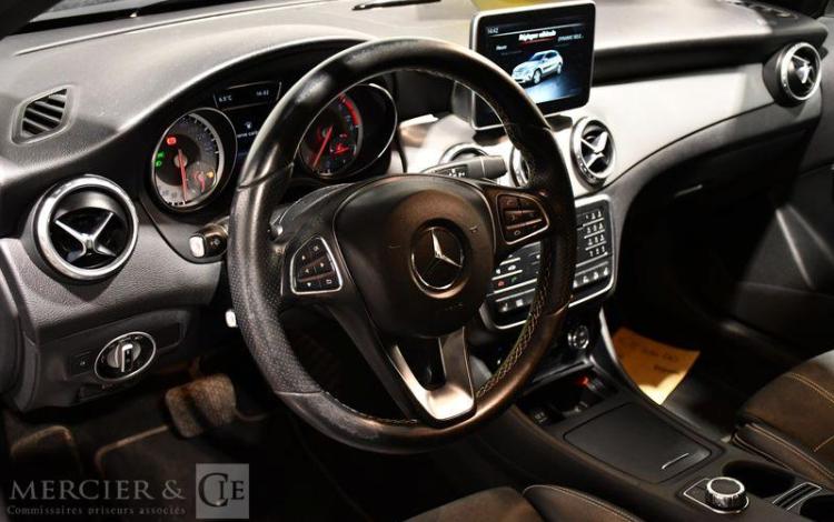 MERCEDES GLA 2.2 200 CDI 135 SENSATION 4MATIC 7G-DCT BVA GRIS EE-394-DD