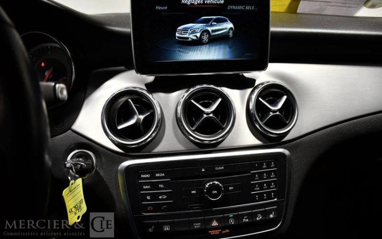 MERCEDES GLA 2.2 200 CDI 135 SENSATION 4MATIC 7G-DCT BVA GRIS EE-394-DD
