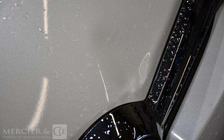 TOYOTA AURIS TOURING BLANC EE-946-VF