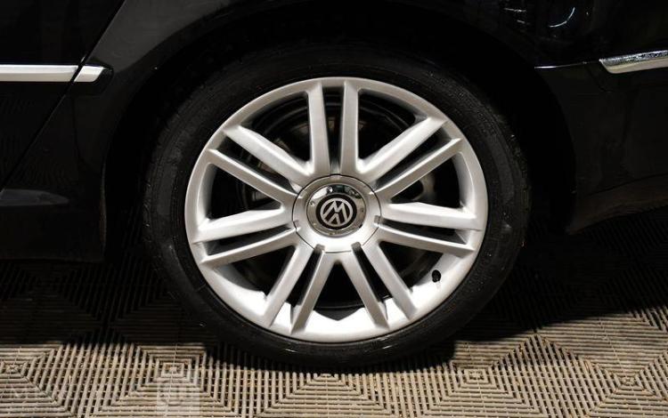 VOLKSWAGEN PHAETON PHASE I 3.0TDI 4 MOTION V6 24V 224CV BOITE AUTO NOIR EF-743-VK