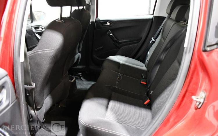 PEUGEOT 208 A,E ACTIVE ROUGE EF-781-XS
