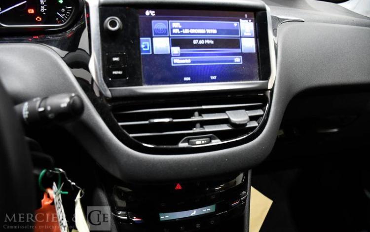 PEUGEOT 208 A,E ACTIVE ROUGE EF-781-XS