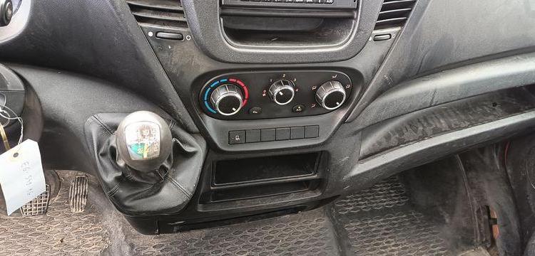 IVECO DAILY 35C13  BENNE AVEC COFFRE ACIER DIESEL – 179751 KMS – ANNEE 2016 ROUGE EG-549-AG