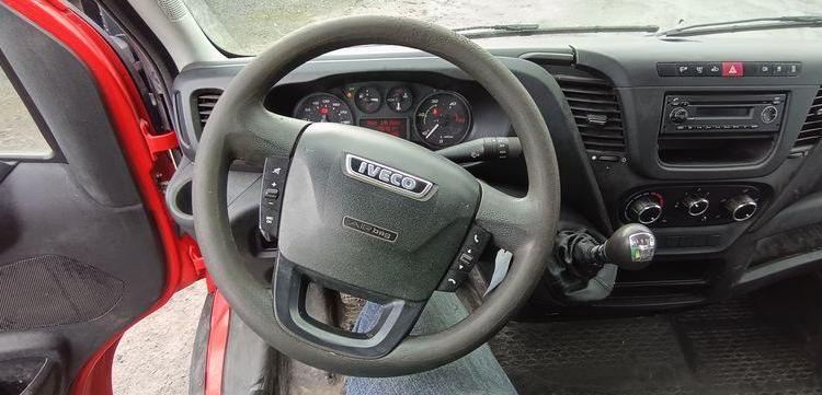 IVECO DAILY 35C13  BENNE AVEC COFFRE ACIER DIESEL – 179751 KMS – ANNEE 2016 ROUGE EG-549-AG