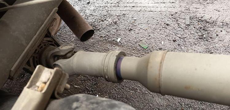 IVECO DAILY 35C13  BENNE AVEC COFFRE ACIER DIESEL – 179751 KMS – ANNEE 2016 ROUGE EG-549-AG