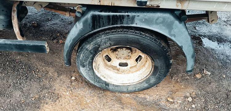 IVECO DAILY 35C13  BENNE AVEC COFFRE ACIER DIESEL – 179751 KMS – ANNEE 2016 ROUGE EG-549-AG