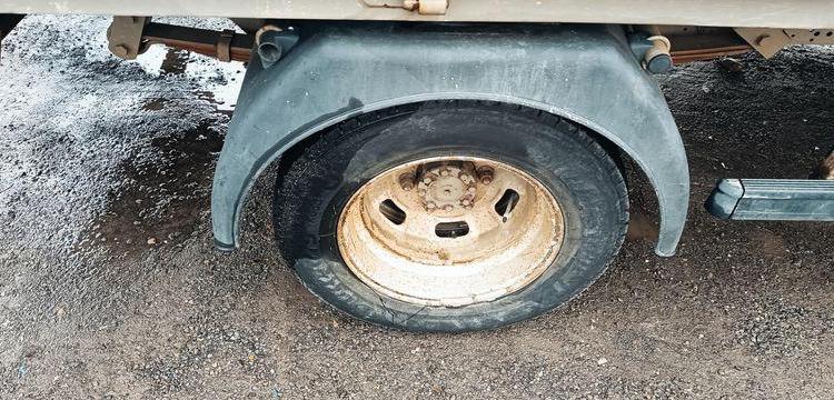 IVECO DAILY 35C13  BENNE AVEC COFFRE ACIER DIESEL – 179751 KMS – ANNEE 2016 ROUGE EG-549-AG