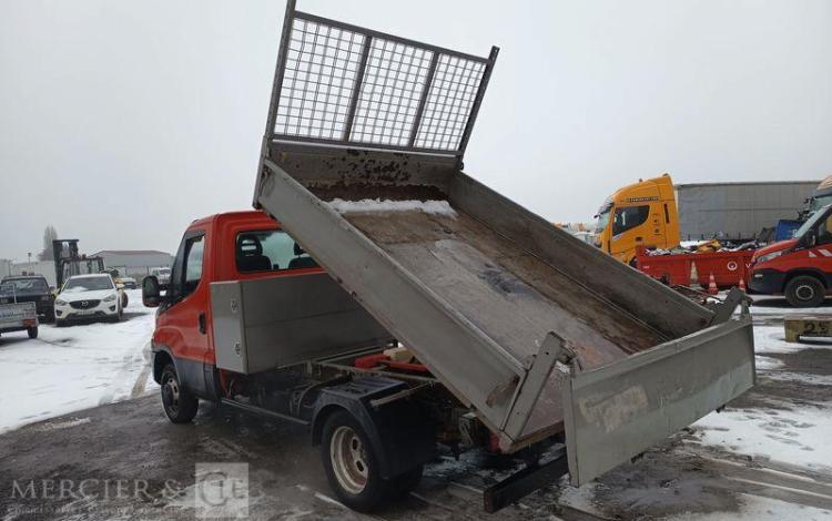 IVECO 35C13 BENNE SIMPLE CABINE COFFRE  EG-589-AH