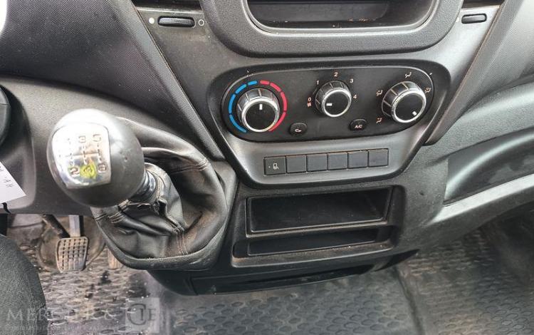 IVECO 35C13 BENNE SIMPLE CABINE COFFRE  EG-589-AH