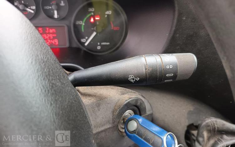 IVECO 35C13 BENNE SIMPLE CABINE COFFRE  EG-589-AH