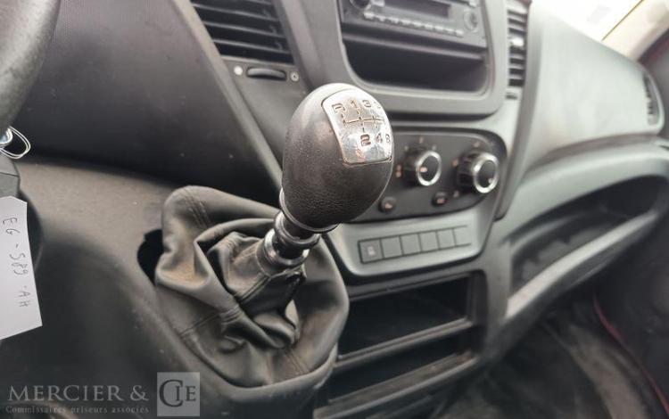 IVECO 35C13 BENNE SIMPLE CABINE COFFRE  EG-589-AH