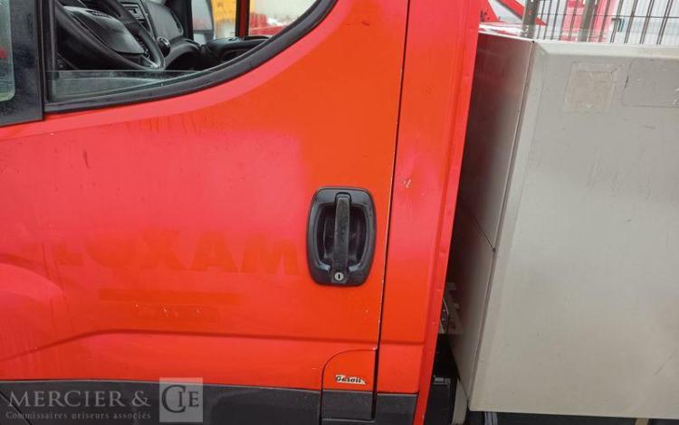 IVECO 35C13 BENNE SIMPLE CABINE COFFRE  EG-589-AH