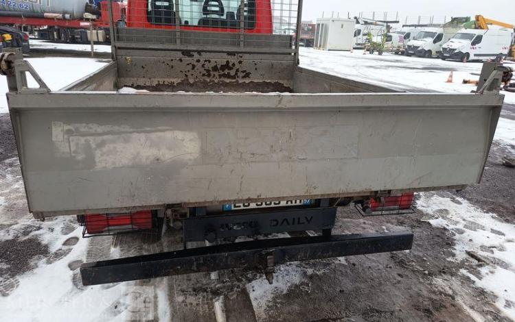 IVECO 35C13 BENNE SIMPLE CABINE COFFRE  EG-589-AH