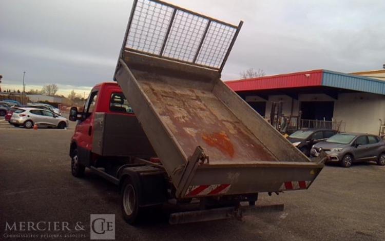 IVECO 35C13 BENNE SIMPLE CABINE COFFRE  EG-751-NV