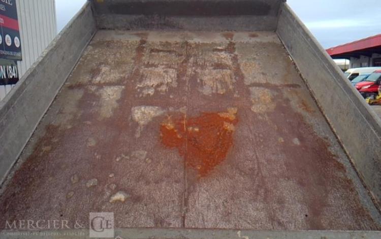 IVECO 35C13 BENNE SIMPLE CABINE COFFRE  EG-751-NV