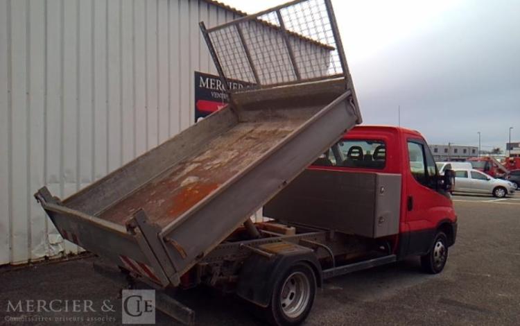 IVECO 35C13 BENNE SIMPLE CABINE COFFRE  EG-751-NV