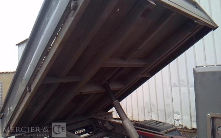 IVECO 35C13 BENNE SIMPLE CABINE COFFRE  EG-751-NV