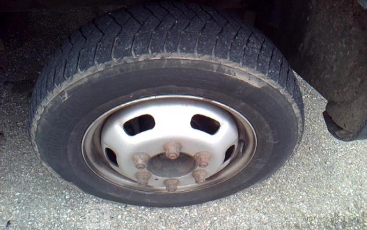 IVECO 35C13 BENNE SIMPLE CABINE COFFRE  EG-751-NV