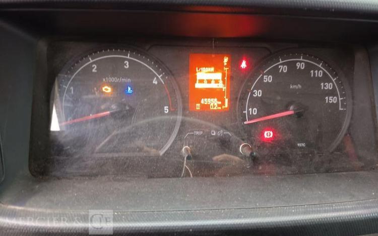 RENAULT MAXITY AVEC NACELLE KLUBB VT-60 NE -17 M – DIESEL – 1982 HEURES – ANNE 2016 BLANC EH-342-MX