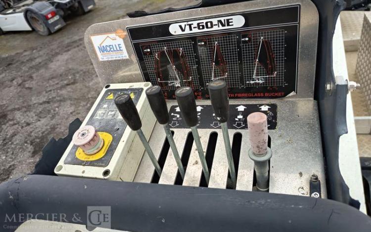 RENAULT MAXITY AVEC NACELLE KLUBB VT-60 NE -17 M – DIESEL – 1982 HEURES – ANNE 2016 BLANC EH-342-MX