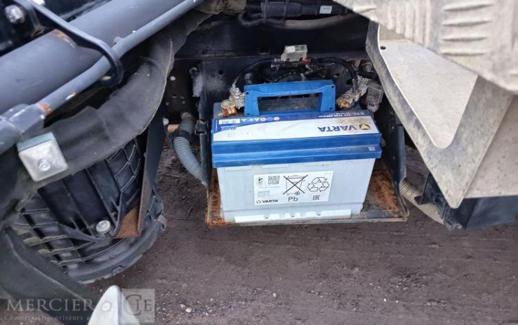 RENAULT MAXITY AVEC NACELLE KLUBB VT-60 NE -17 M – DIESEL – 1982 HEURES – ANNE 2016 BLANC EH-342-MX