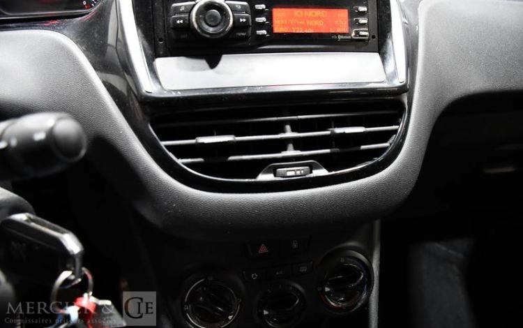 PEUGEOT 208 AFF 1,6 100CH PREMIUM BLANC EH-726-WG